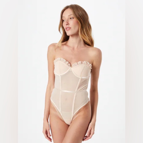 Mesh Ruffle Boned Corset - Picture 7 of 7